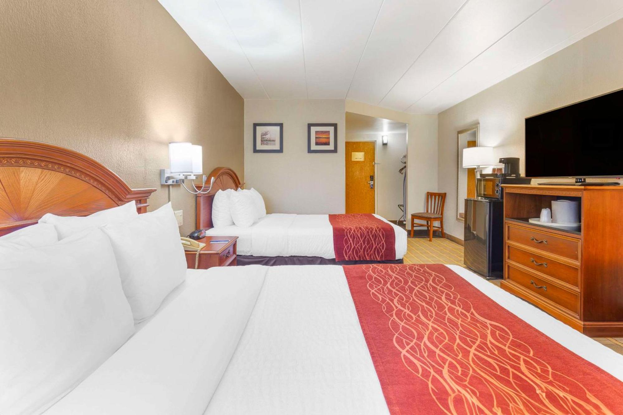 Comfort Inn University Center Fairfax Bagian luar foto